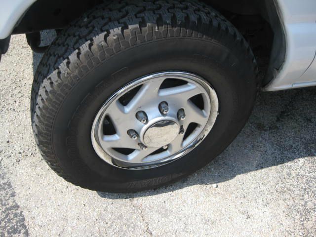 2003 Ford Econoline SE Truck