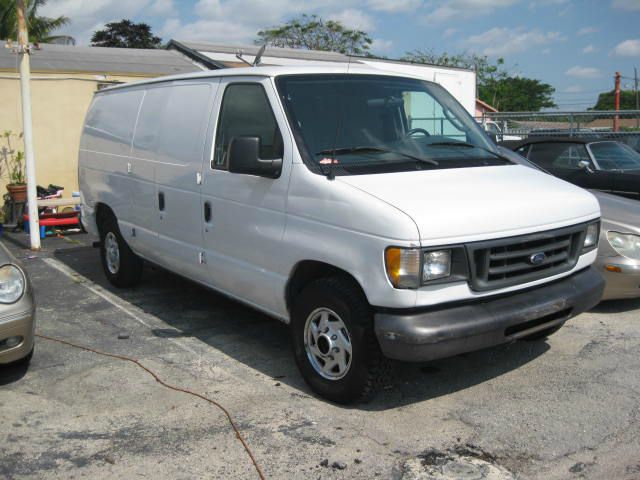 2003 Ford Econoline SE Truck