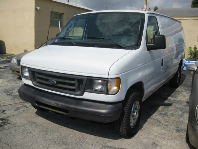 2003 Ford Econoline SE Truck
