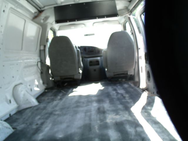 2003 Ford Econoline SE Truck