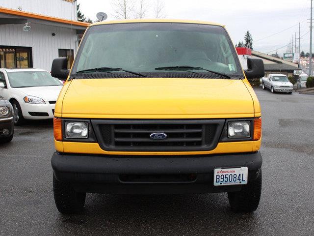 2003 Ford Econoline Ext Cab 141.5 WB