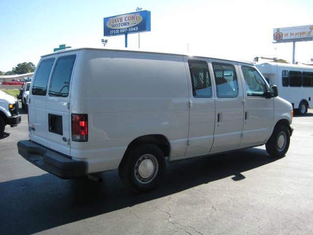 2003 Ford Econoline SE Truck