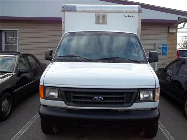 2004 Ford Econoline SLE 4D Utility 4WD