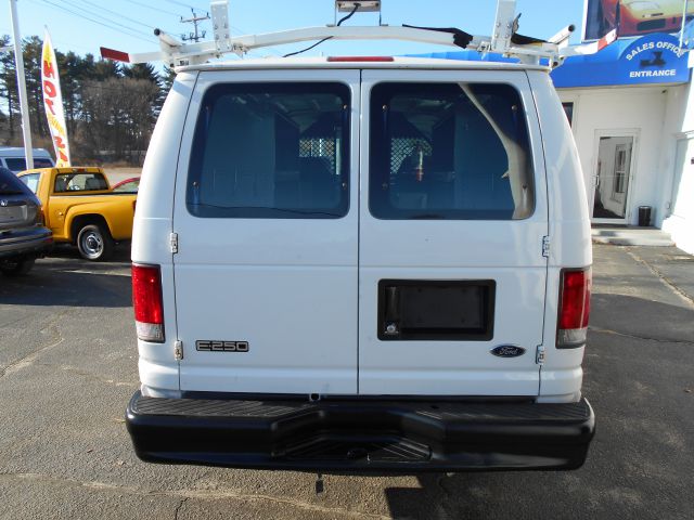 2004 Ford Econoline Awd-turbo