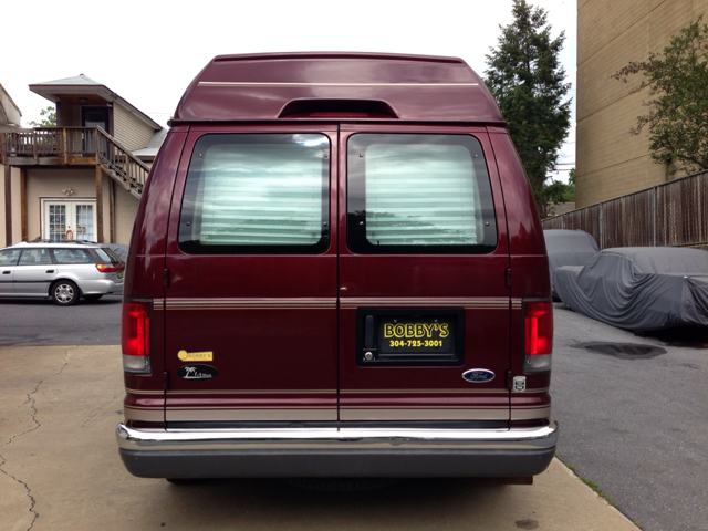 2004 Ford Econoline SE Truck