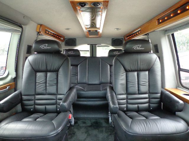 2004 Ford Econoline SE Truck