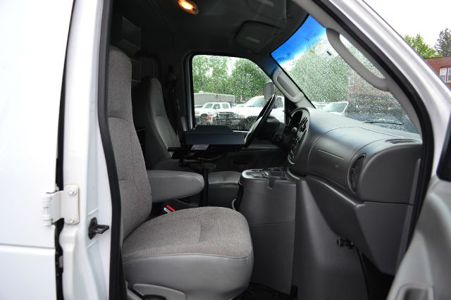 2004 Ford Econoline Awd-turbo