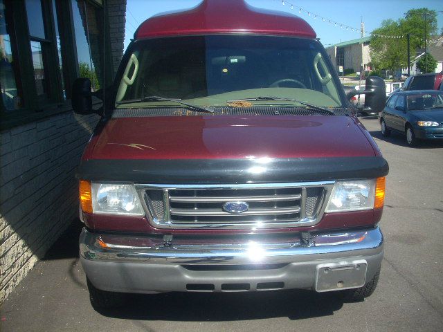 2004 Ford Econoline 4dr 4WD SLE Commercial