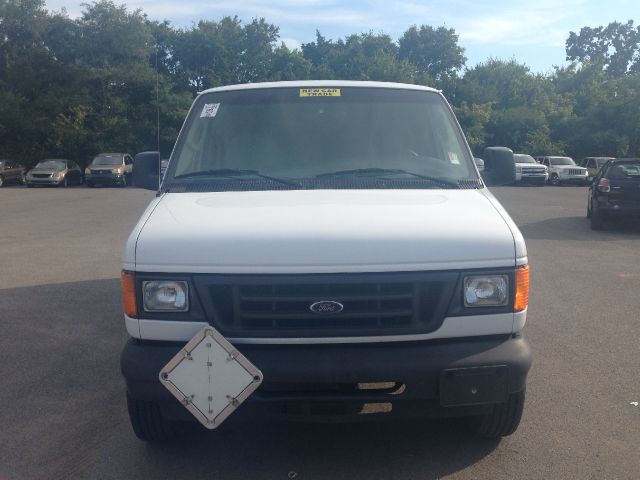 2004 Ford Econoline 4dr 4WD SLE Commercial