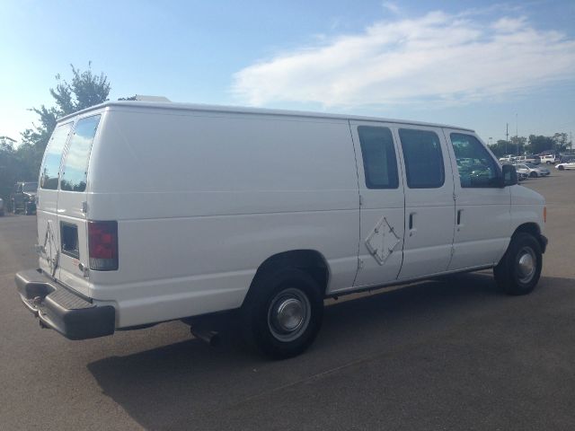 2004 Ford Econoline 4dr 4WD SLE Commercial