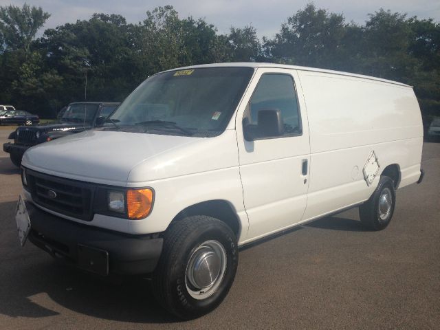 2004 Ford Econoline 4dr 4WD SLE Commercial