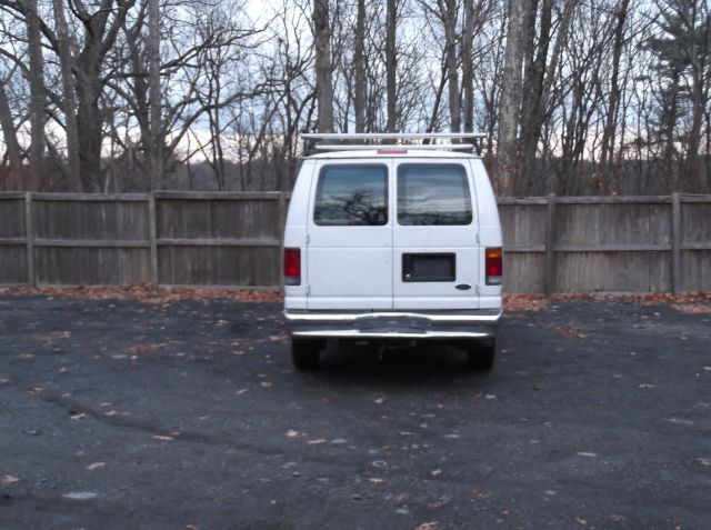 2005 Ford Econoline CREW XLT