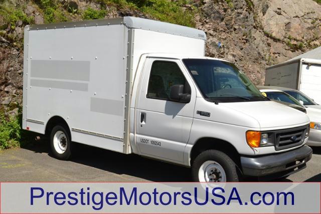 2005 Ford Econoline Unknown