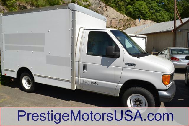 2005 Ford Econoline Unknown