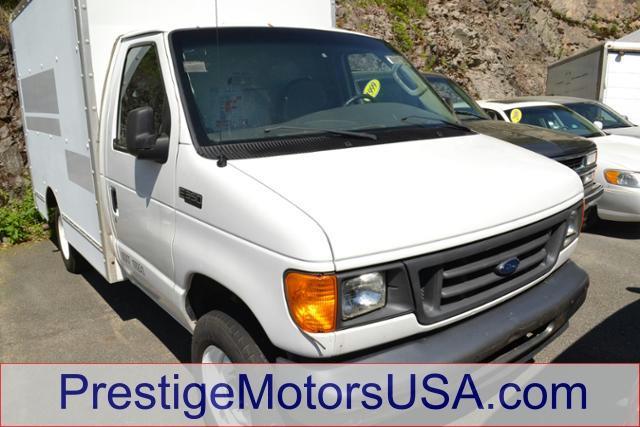 2005 Ford Econoline Unknown