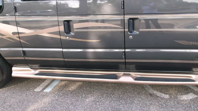 2005 Ford Econoline SE Truck