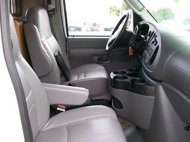 2005 Ford Econoline Sport Technology