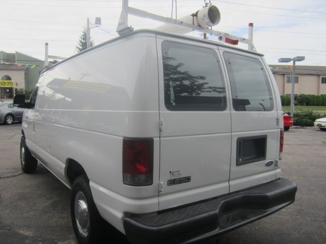 2005 Ford Econoline Awd-turbo