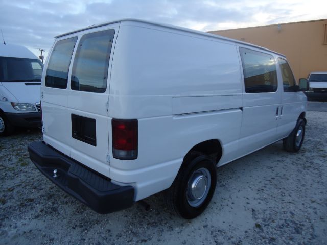 2005 Ford Econoline SLE 3rd Row Onstar4x4