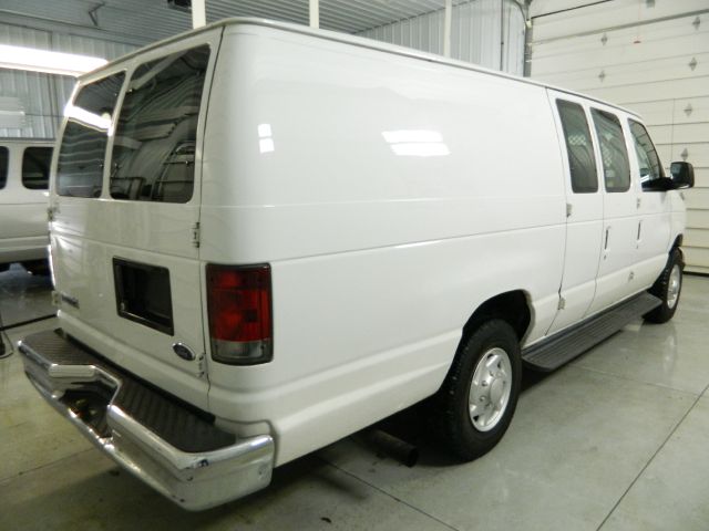 2006 Ford Econoline 4dr 4WD SLE Commercial