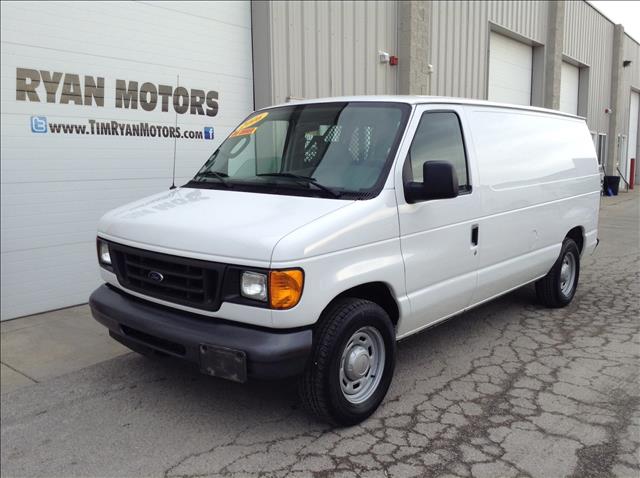 2006 Ford Econoline SE Truck