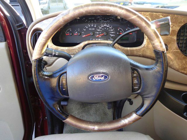2006 Ford Econoline SE Truck