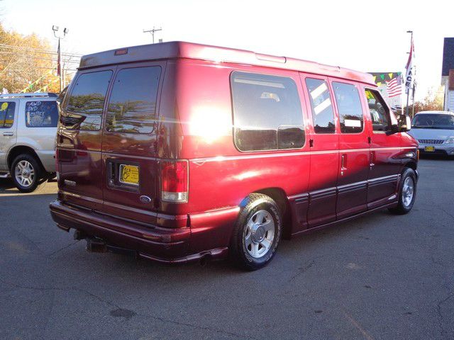 2006 Ford Econoline SE Truck