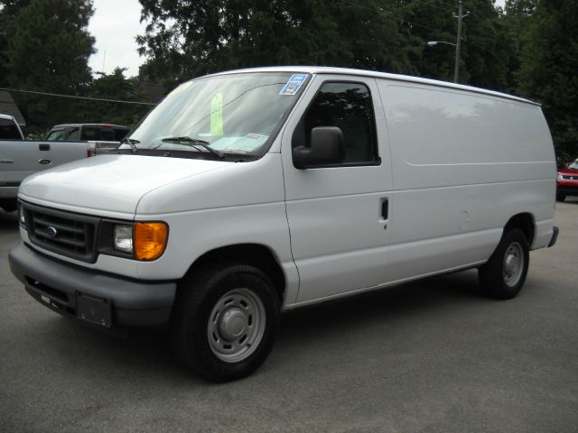 2006 Ford Econoline SE Truck