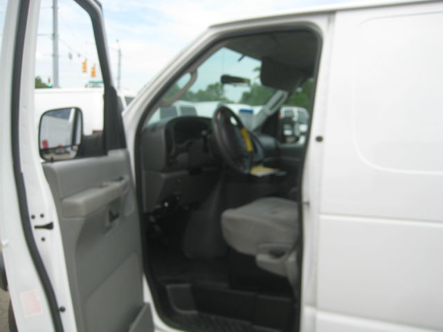 2006 Ford Econoline 4dr 4WD SLE Commercial