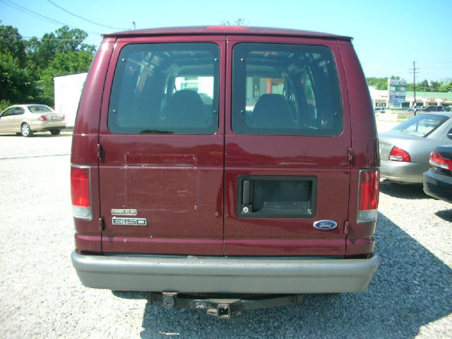 2006 Ford Econoline SE Truck