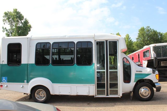 2006 Ford Econoline 3.8 Sedan
