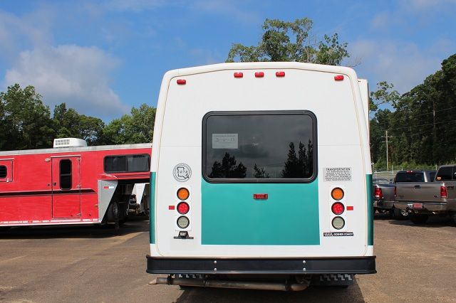 2006 Ford Econoline 3.8 Sedan