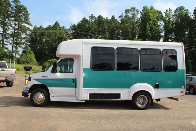 2006 Ford Econoline 3.8 Sedan