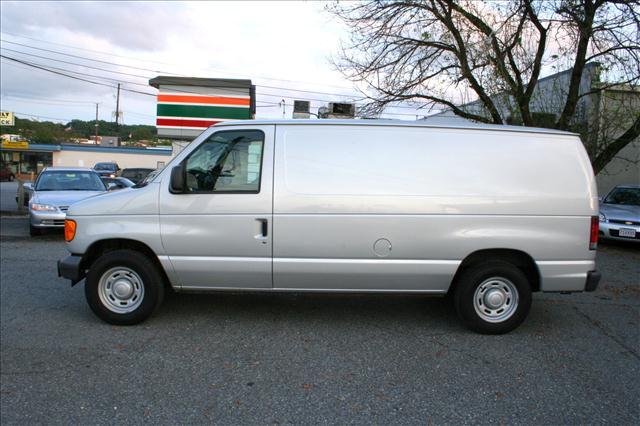 2006 Ford Econoline Overland 4X4