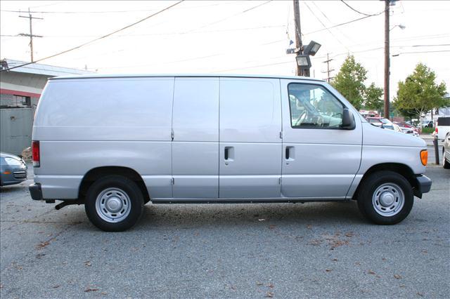 2006 Ford Econoline Overland 4X4