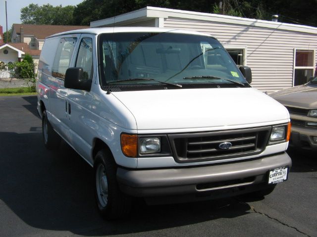 2006 Ford Econoline SE Truck