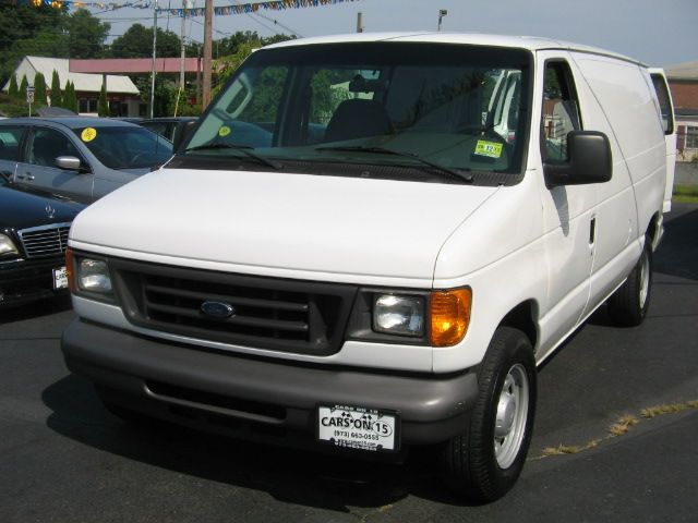 2006 Ford Econoline SE Truck