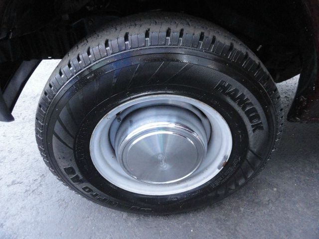 2006 Ford Econoline 4dr Sport Sdn Sedan