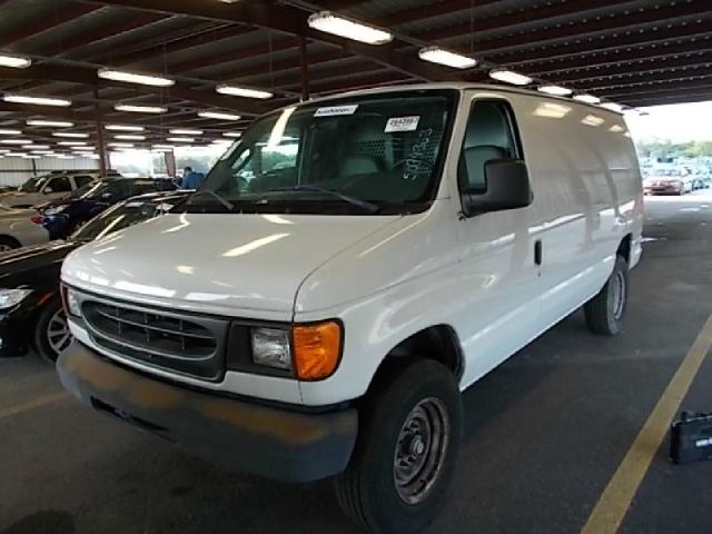 2006 Ford Econoline 135 WB