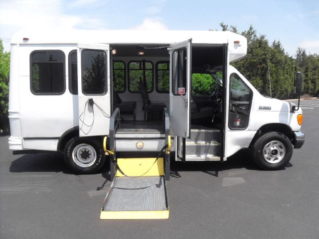 2006 Ford Econoline GT Deluxe Bullitt