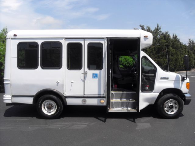 2006 Ford Econoline GT Deluxe Bullitt