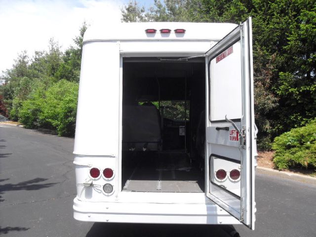 2006 Ford Econoline GT Deluxe Bullitt