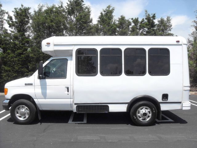 2006 Ford Econoline GT Deluxe Bullitt