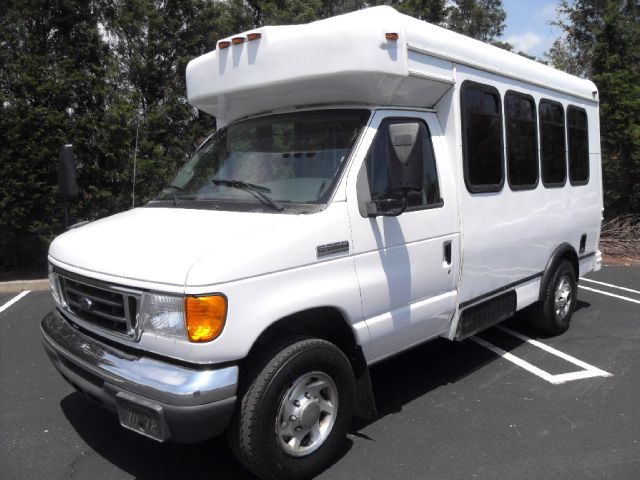 2006 Ford Econoline GT Deluxe Bullitt