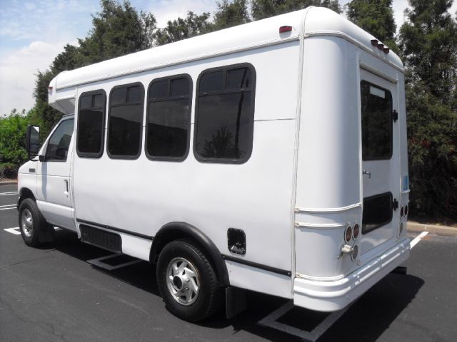 2006 Ford Econoline GT Deluxe Bullitt