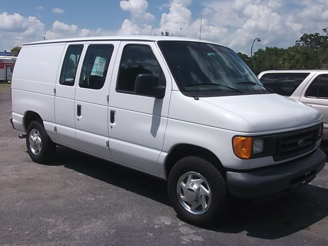 2006 Ford Econoline SE Truck