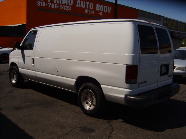 2006 Ford Econoline SE W/quad Seating