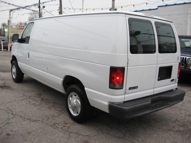 2007 Ford Econoline 5dr Wgn TS Sport Manual