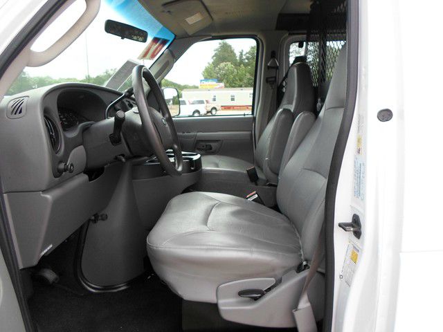 2007 Ford Econoline SE Truck