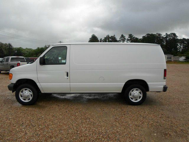 2007 Ford Econoline SE Truck